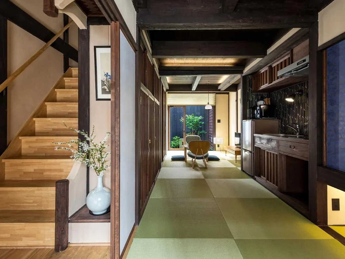 Yorozuha Machiya House location